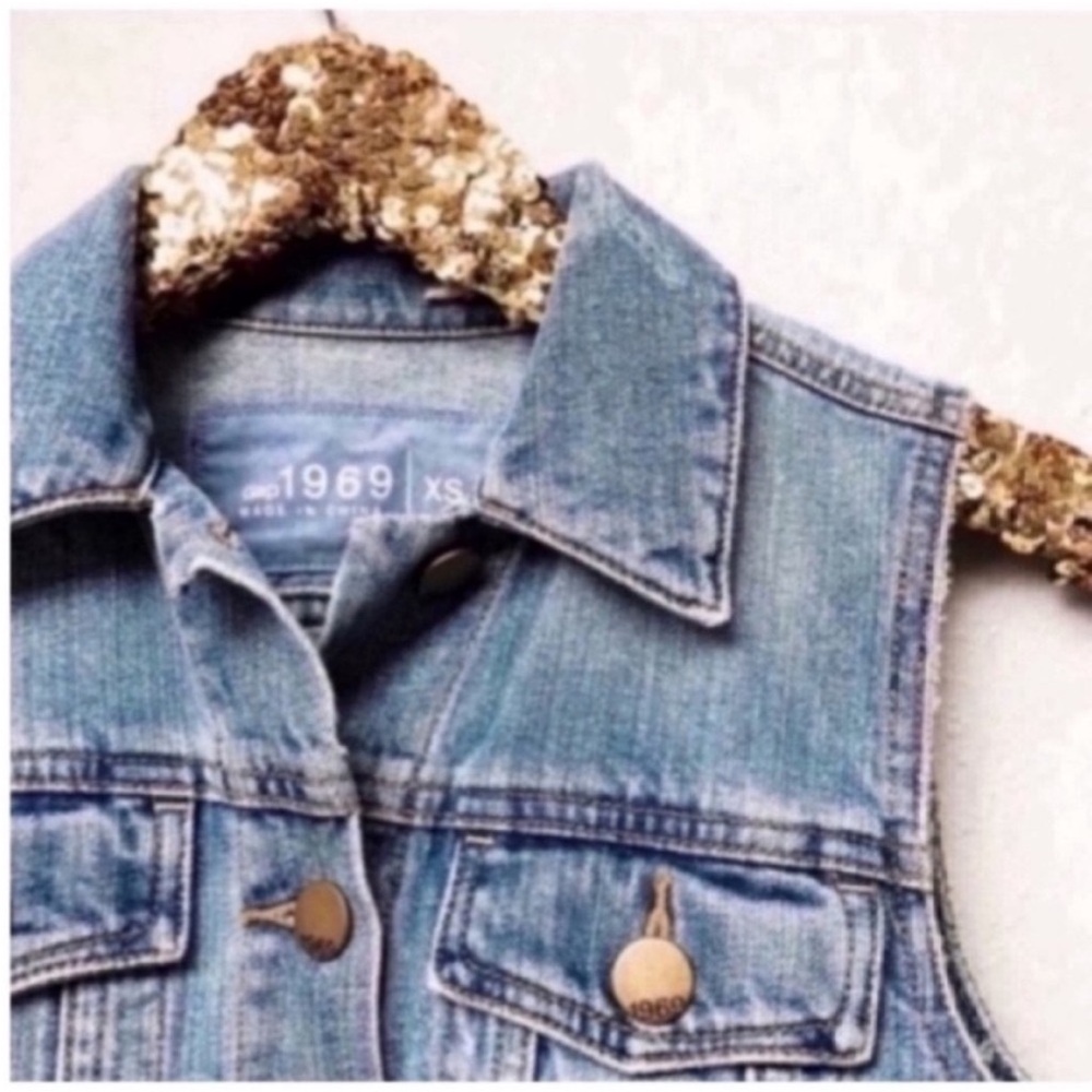 Gap Classic Denim Button Down Vest - image 2